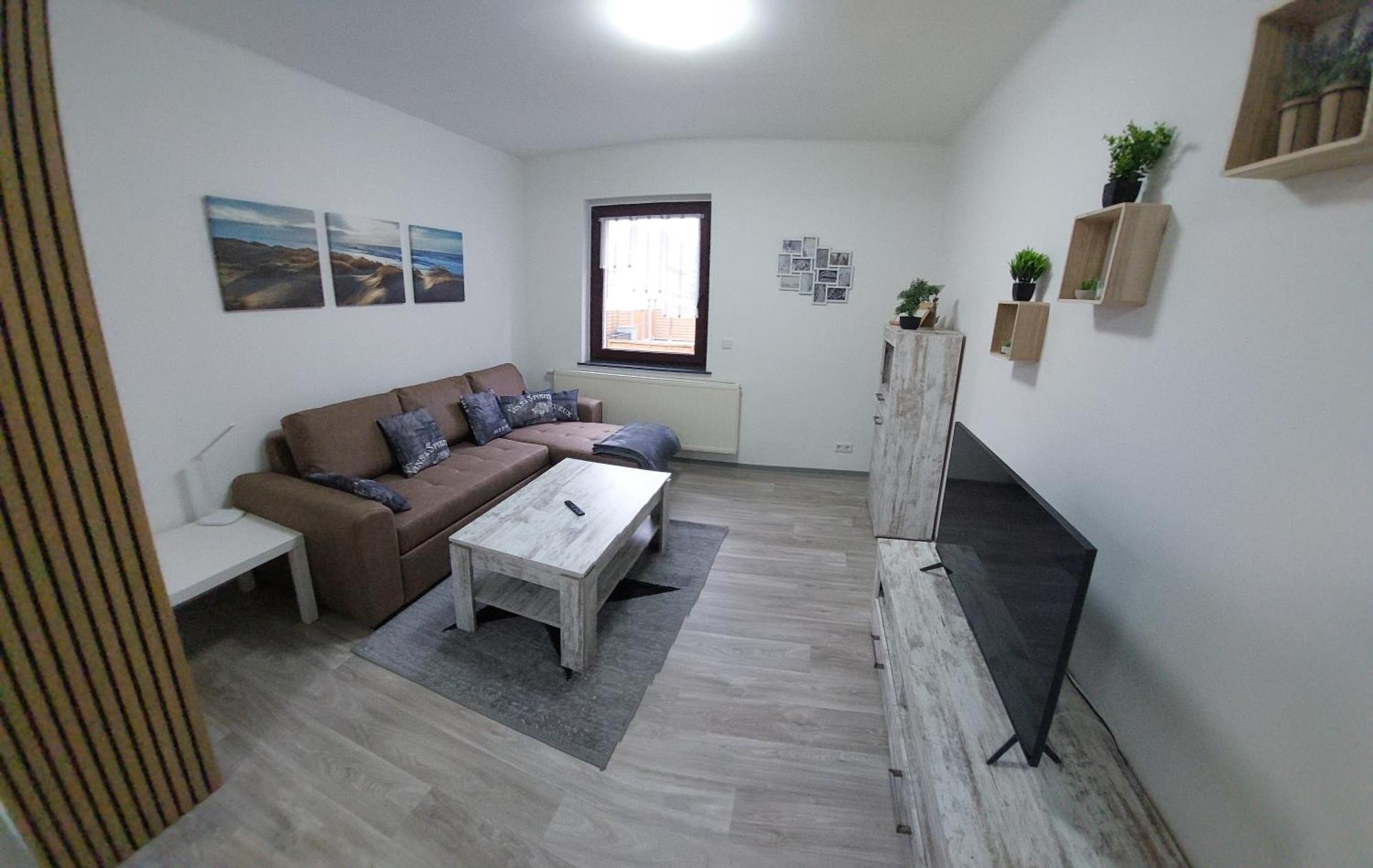 Modernes Appartement HOME near Erfurt, mit Kaffeevollautomat, Entertainmentpaket, WLAN , Einkaufsmöglichkeiten und kostenlosen Parkplatz für PKW und Transporter Elxleben Exterior foto