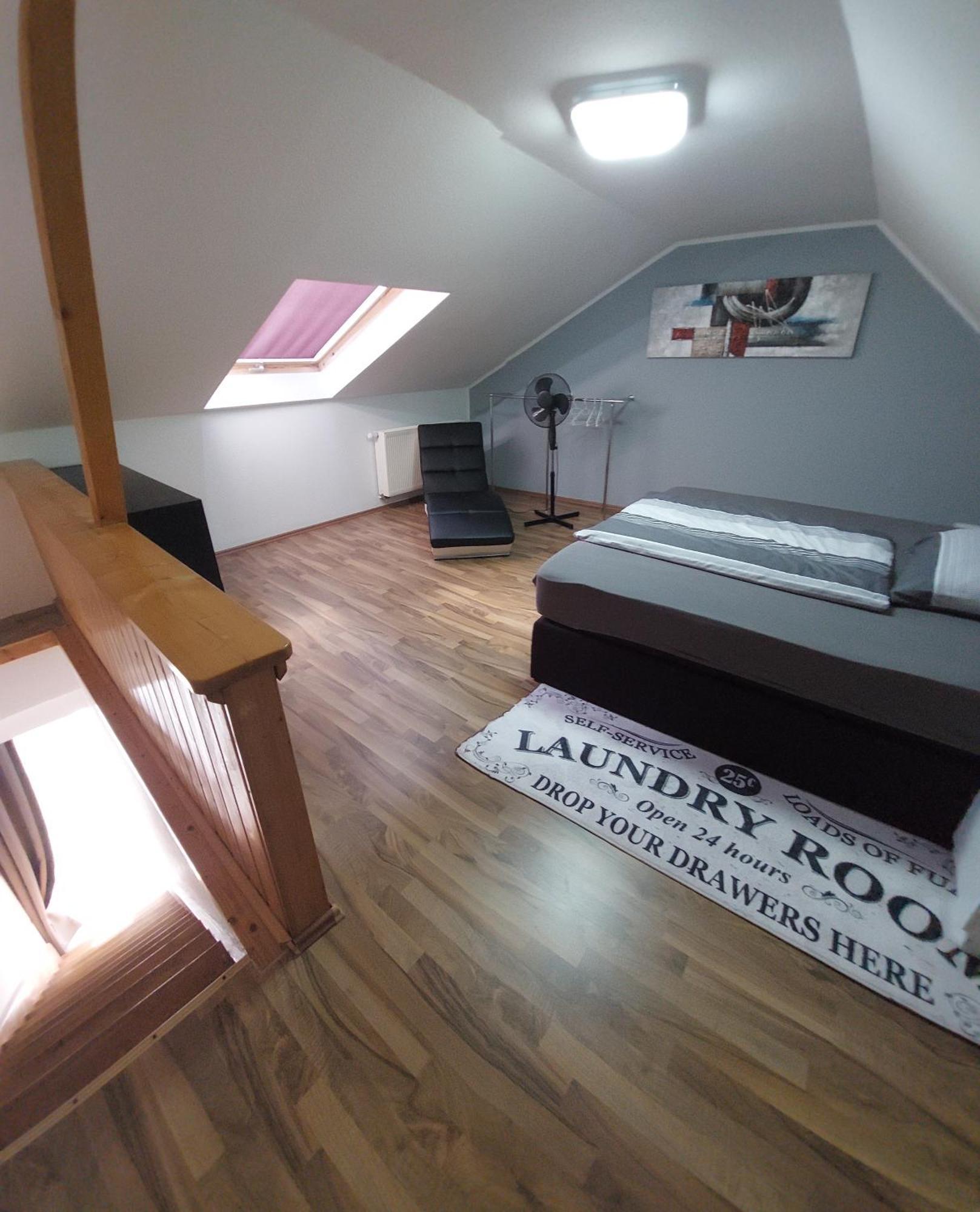 Modernes Appartement HOME near Erfurt, mit Kaffeevollautomat, Entertainmentpaket, WLAN , Einkaufsmöglichkeiten und kostenlosen Parkplatz für PKW und Transporter Elxleben Exterior foto